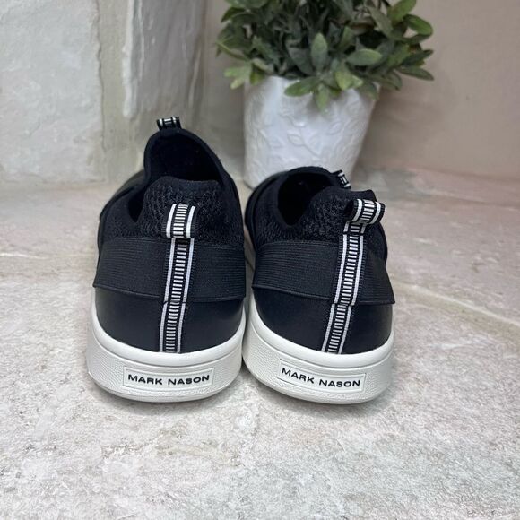 Mark Nason Black Leather & Mesh Slip-on Shoes w/ elastic straps sz 9 - Picture 4 of 6